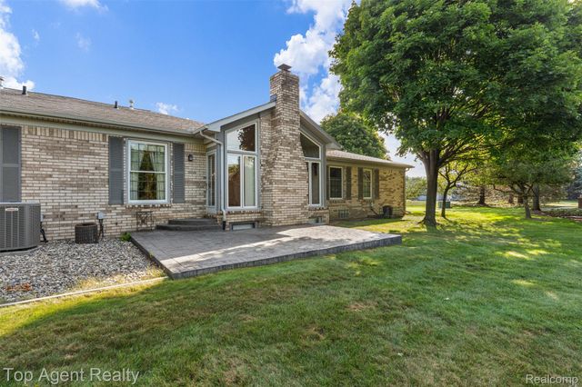 14430 Cove Creek Court, Shelby Charter Township, MI 48315