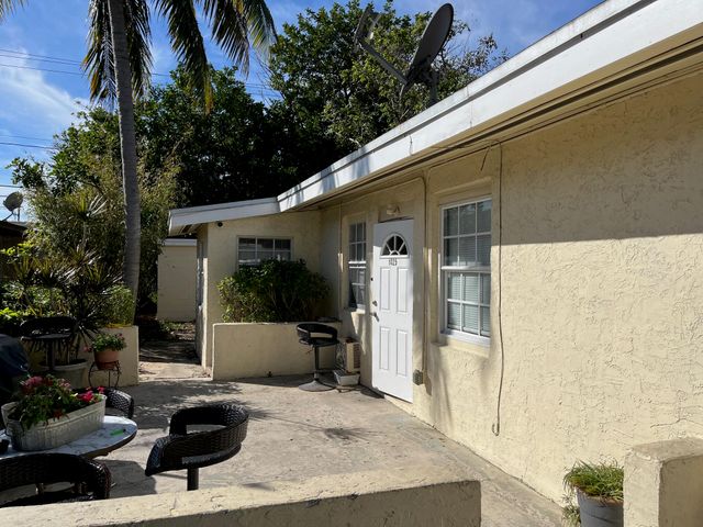 1025 N H Street, Lake Worth Beach, FL 33460