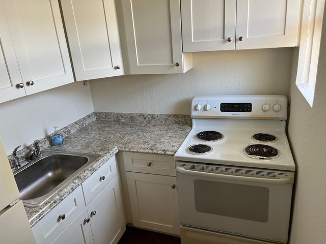 1025 N H Street, Lake Worth Beach, FL 33460