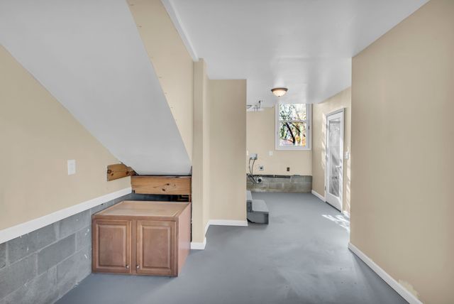 1065 Lakeland Dr, Gallatin, TN 37066