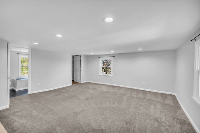 1065 Lakeland Dr, Gallatin, TN 37066