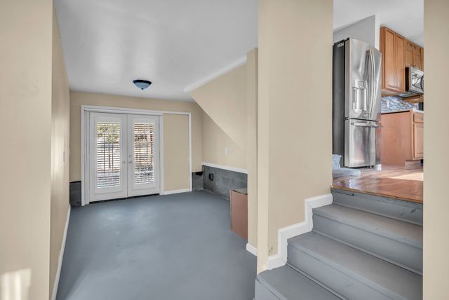 1065 Lakeland Dr, Gallatin, TN 37066