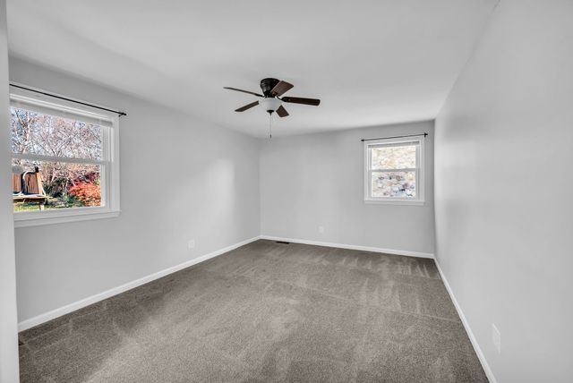 1065 Lakeland Dr, Gallatin, TN 37066