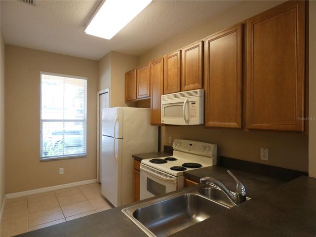 2111 RETREAT VIEW CIRCLE, Sanford, FL 32771