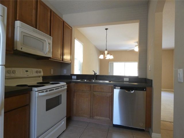 2111 RETREAT VIEW CIRCLE, Sanford, FL 32771