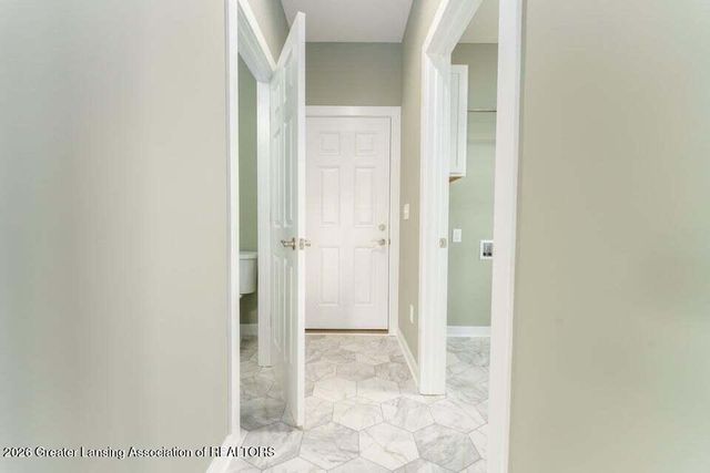 15277 Sherwood Lane, Lansing, MI 48906