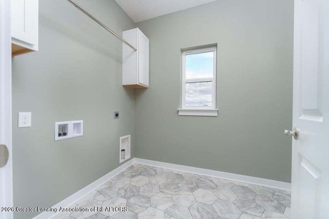 15277 Sherwood Lane, Lansing, MI 48906