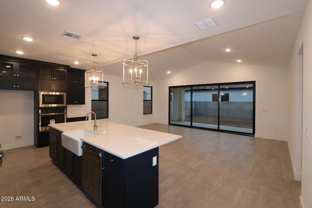 1063 E ZION Way, Chandler, AZ 85249