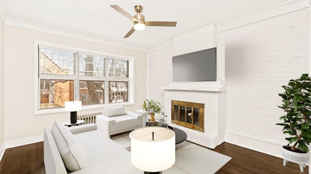 6940 W MEDILL Avenue 2E, Chicago, IL 60607