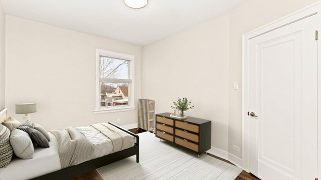 6940 W MEDILL Avenue 2E, Chicago, IL 60607