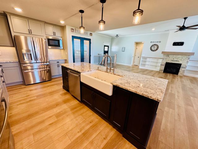 10385 N HWY VV, Columbia, MO 65202