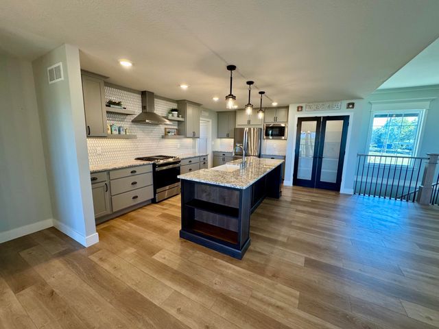 10385 N HWY VV, Columbia, MO 65202