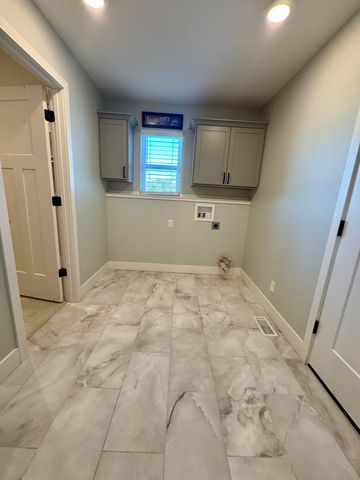 10385 N HWY VV, Columbia, MO 65202