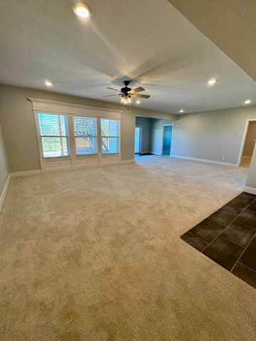 10385 N HWY VV, Columbia, MO 65202