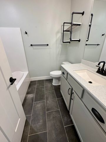 10385 N HWY VV, Columbia, MO 65202