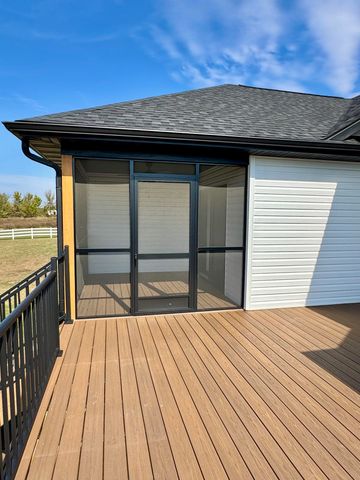 10385 N HWY VV, Columbia, MO 65202