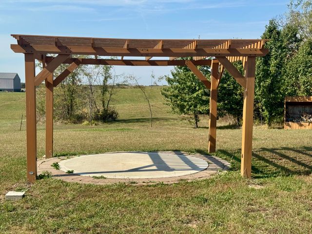 10385 N HWY VV, Columbia, MO 65202