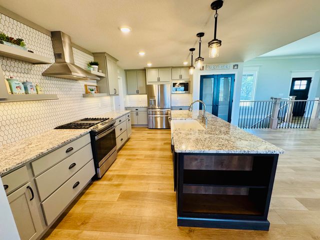 10385 N HWY VV, Columbia, MO 65202