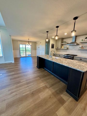 10385 N HWY VV, Columbia, MO 65202