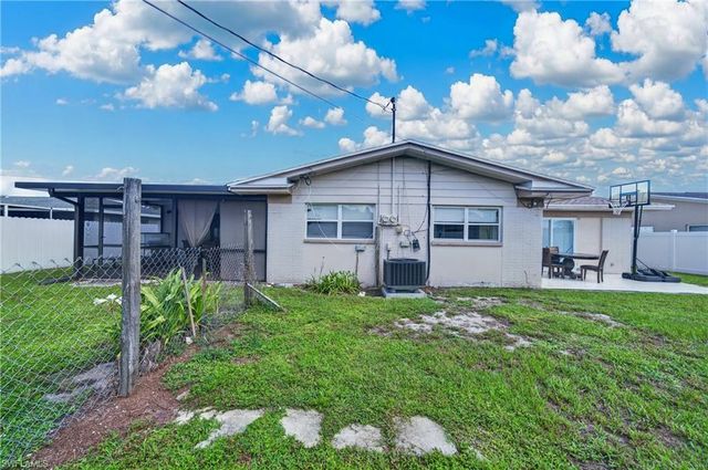 1306 SE 40th TER, Cape Coral, FL 33904