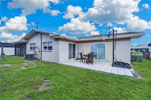 1306 SE 40th TER, Cape Coral, FL 33904