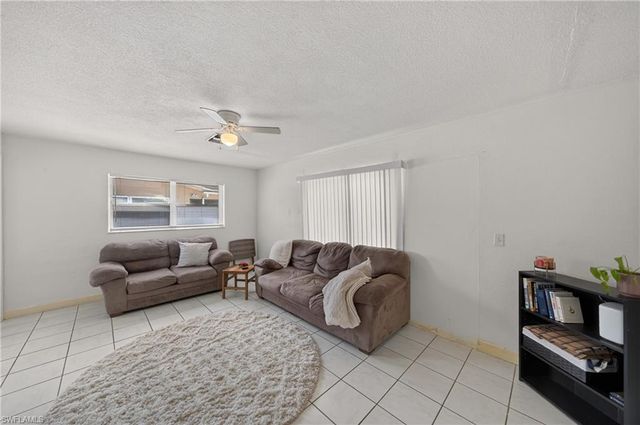 1306 SE 40th TER, Cape Coral, FL 33904