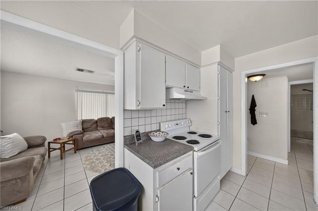 1306 SE 40th TER, Cape Coral, FL 33904