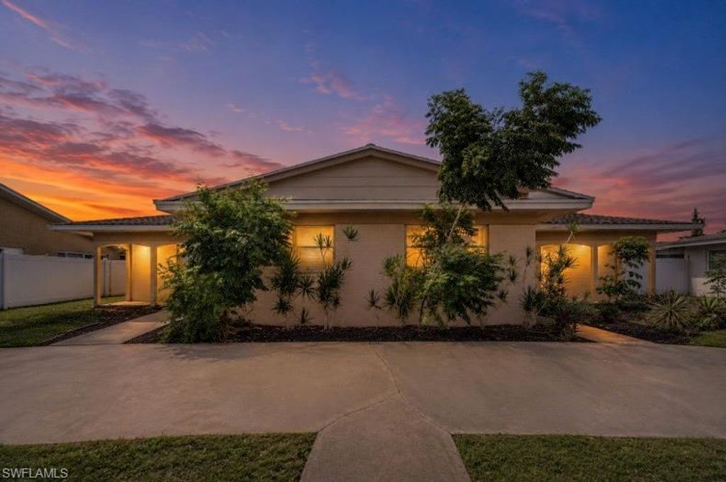 1306 SE 40th TER, Cape Coral, FL 33904