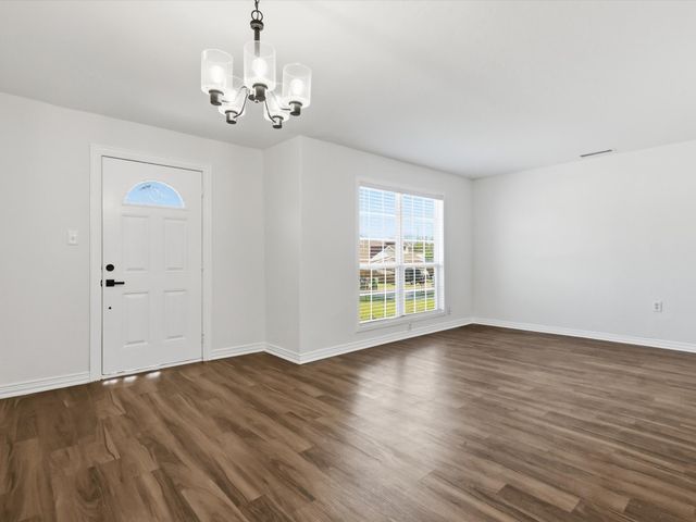 1310 E Lovers Lane, Arlington, TX 76010