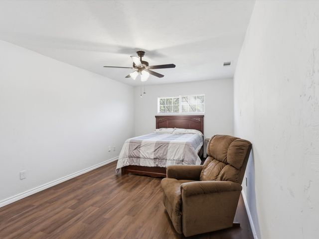 1310 E Lovers Lane, Arlington, TX 76010