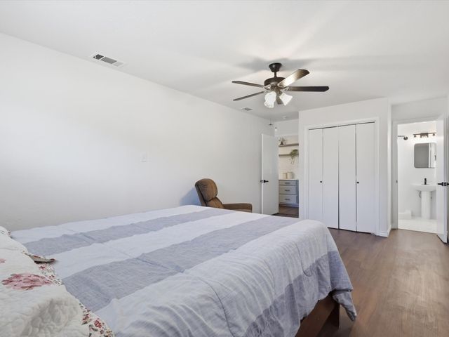 1310 E Lovers Lane, Arlington, TX 76010