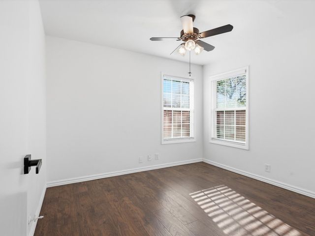 1310 E Lovers Lane, Arlington, TX 76010