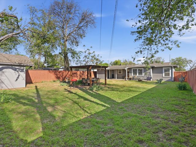 1310 E Lovers Lane, Arlington, TX 76010