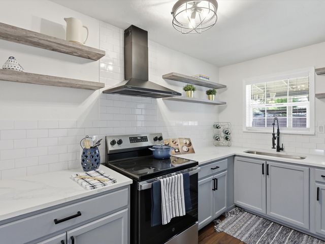 1310 E Lovers Lane, Arlington, TX 76010