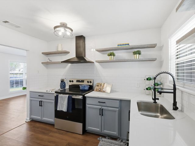 1310 E Lovers Lane, Arlington, TX 76010