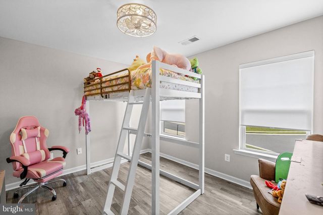 9304 CEDAR FOREST DR, Fredericksburg, VA 22408
