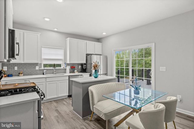 9304 CEDAR FOREST DR, Fredericksburg, VA 22408