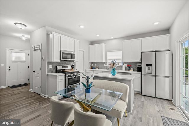 9304 CEDAR FOREST DR, Fredericksburg, VA 22408