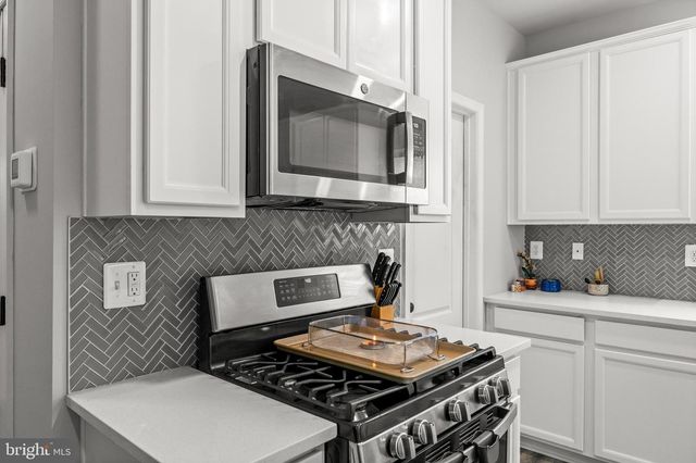 9304 CEDAR FOREST DR, Fredericksburg, VA 22408