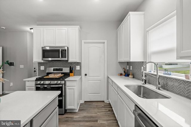 9304 CEDAR FOREST DR, Fredericksburg, VA 22408