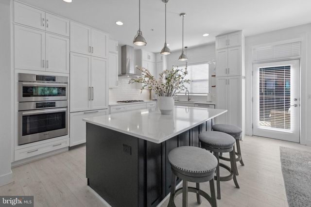 3900 CRANES BILL CT, Rockville, MD 20852