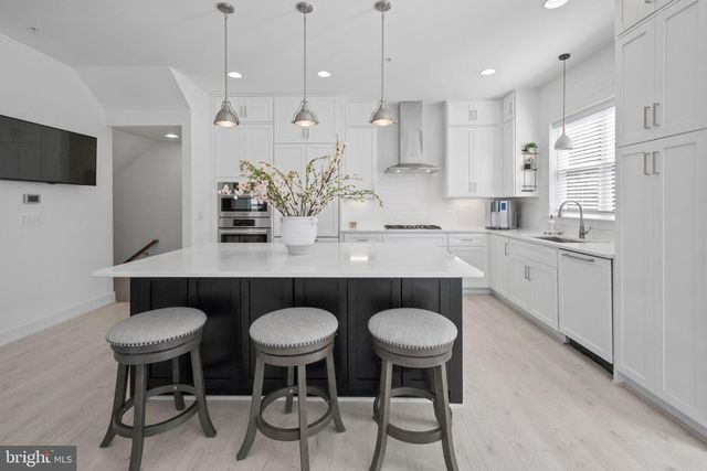 3900 CRANES BILL CT, Rockville, MD 20852