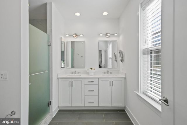 3900 CRANES BILL CT, Rockville, MD 20852