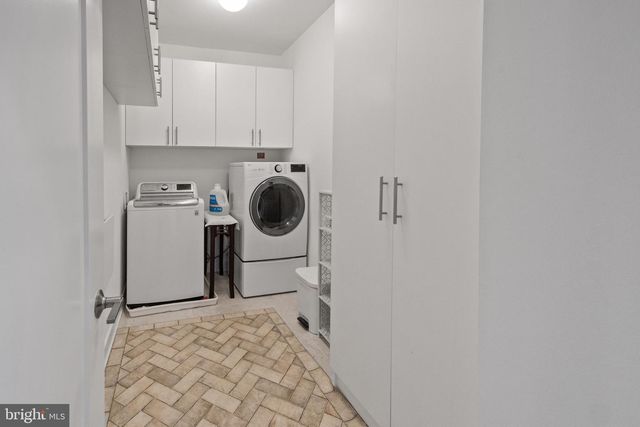 3900 CRANES BILL CT, Rockville, MD 20852