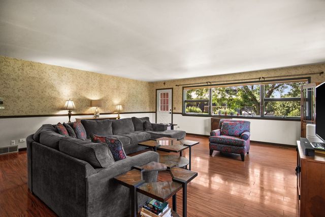 6N192 Weber Drive, St. Charles, IL 60174