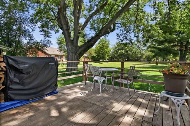 6N192 Weber Drive, St. Charles, IL 60174