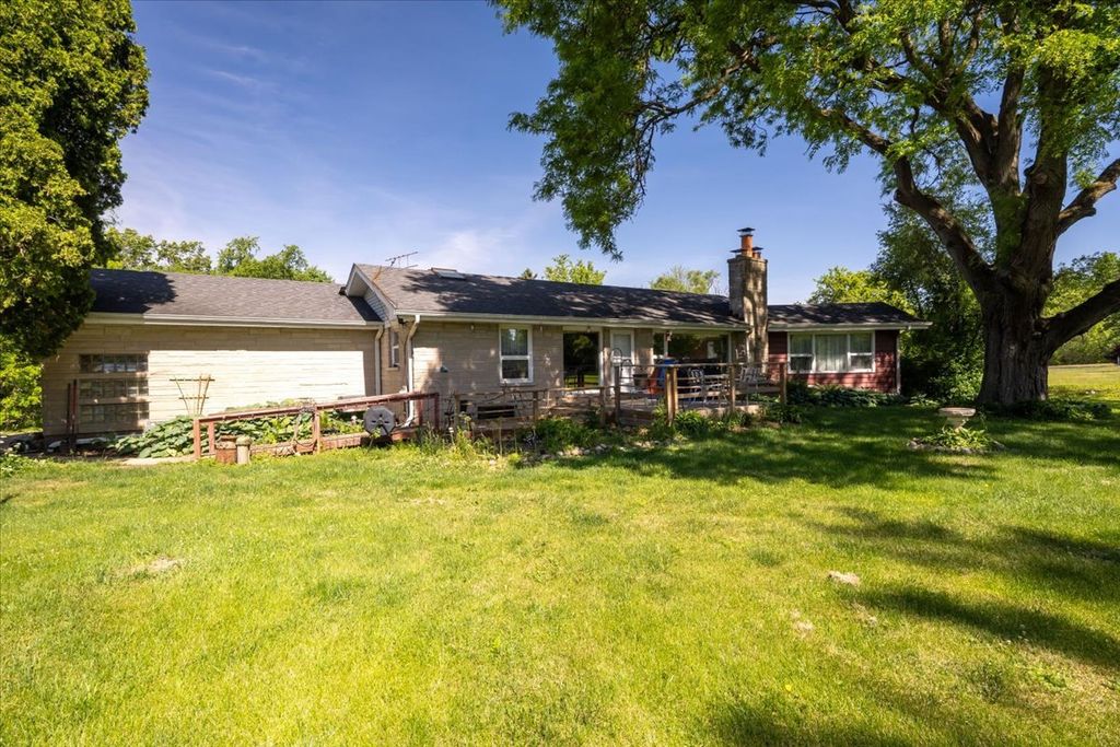 6N192 Weber Drive, St. Charles, IL 60174