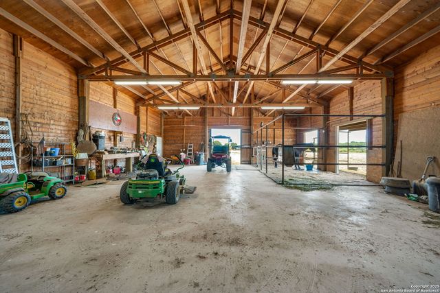 119 Scenic Hills, La Vernia, TX 78121