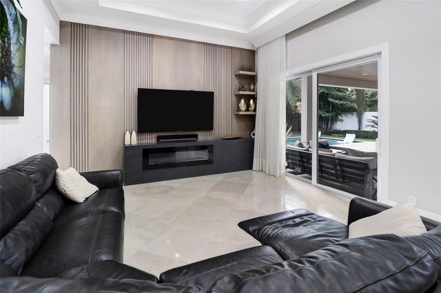 740 SW 18th St, Boca Raton, FL 33486