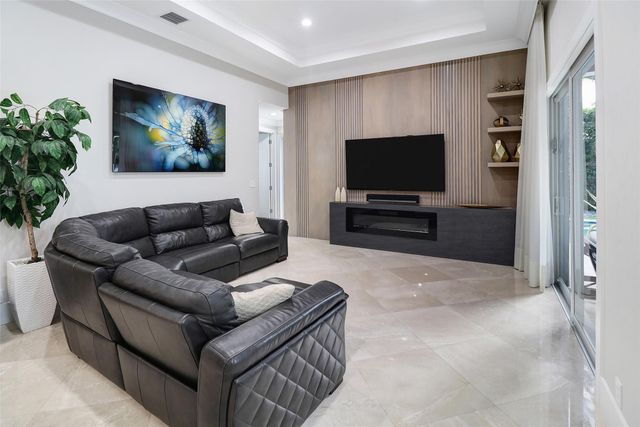 740 SW 18th St, Boca Raton, FL 33486